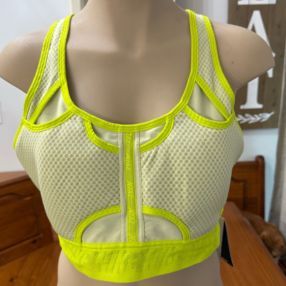 New Women’s XL Nike Training Sports Bra